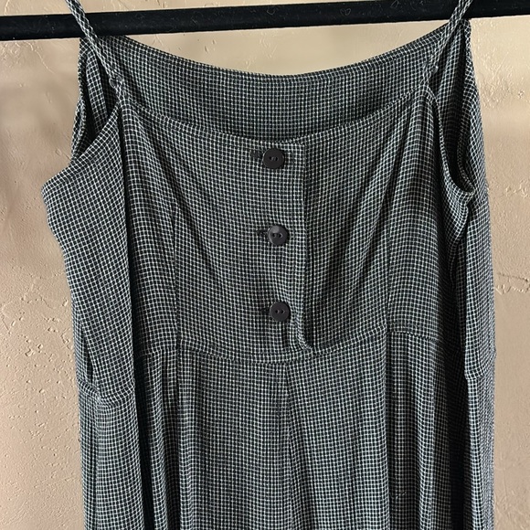 Express Sz 1-2 dress, adjustable straps, 3 buttons and slit - Picture 5 of 16